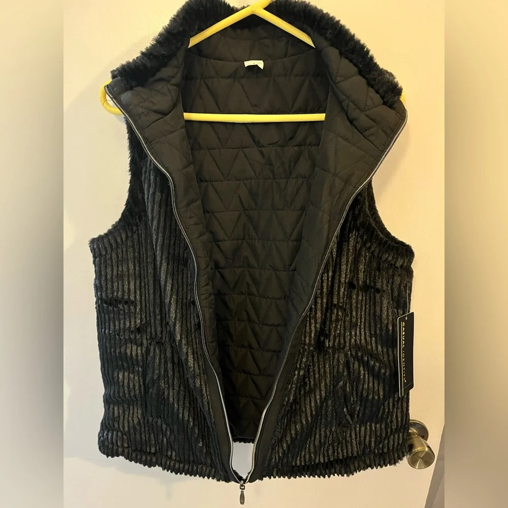 Casual Identity‎ black faux fur vest - Picture 4 of 4